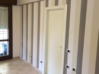 Esempio decorazione strisce verticali a tre colori